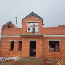 Вот и встретились: архитектор, директор и прораб