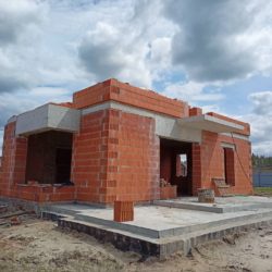 Кладка мансардного этажа дома из керамоблоков