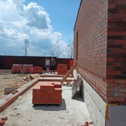 Начали кладку 2 этажа