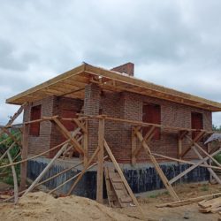 Этап кровельных работ бани 6 х 7м в Рамони