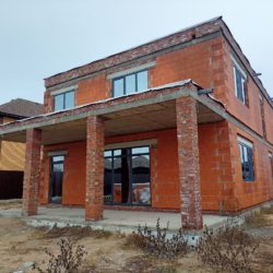Двухэтажный дом 282.69 м2 с плоской кровлей в Новоподклетном