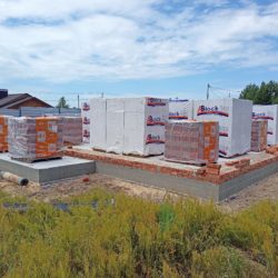 Начинаем возводить стены дома из газоблоков 400мм и кирпича в Ступино