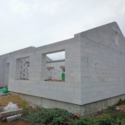 Завершили кладку одноэтажного дома из газоблоков в Воронеже